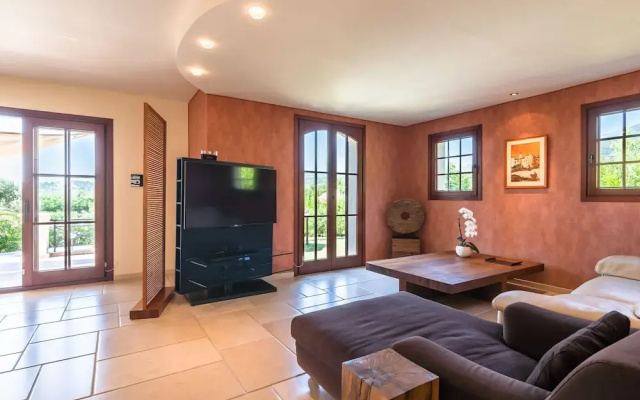 Cosy Holiday Home in Seillans With Private Swimming Pool