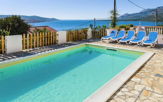 Holiday home in Rovanjska with pool