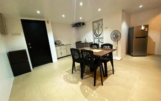 2flr Apartment at Empire Subang Jaya includes WiFi