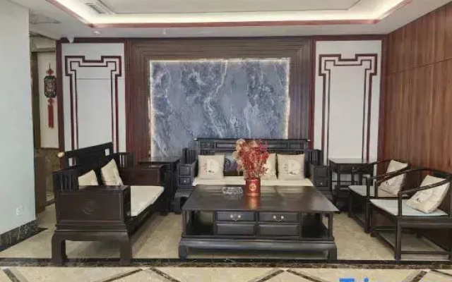 Wanfu Building Hotel (Beisheng Plaza Branch of Urumqi High-Speed Railway Station)