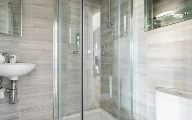 The Riverside Escape - 3bdr in 3 Central Apartments