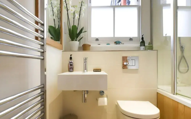 Unique 2 Bedroom House With Yoga Studio