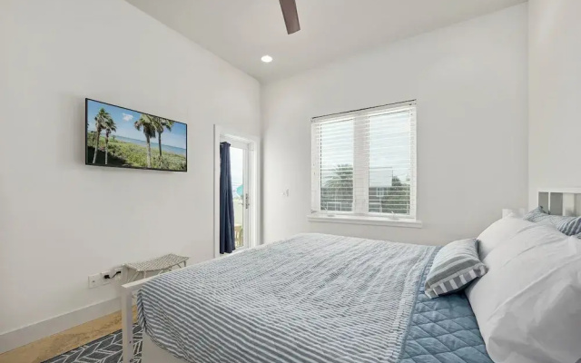 Endless Views by Distinctive Beach Rentals