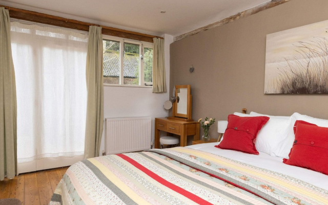Wren Barn - Cosy 2-bed Converted Barn in Sidlesham