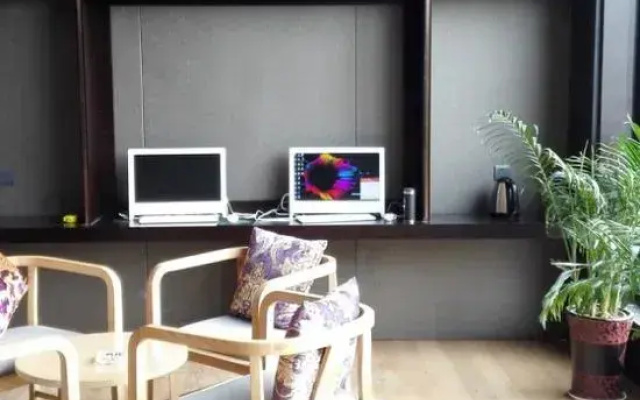 Boyi Mengqin Hotel