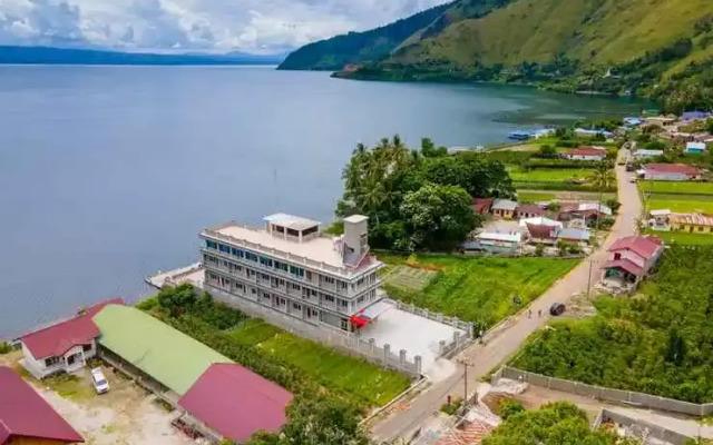 Senior Bakara Hotel