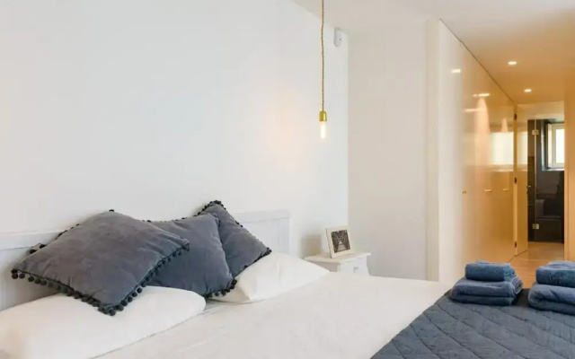 Home Of The Poet, 3-bed 3-bath River Views