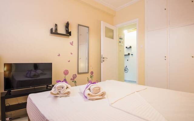 Апартаменты Comfortable Thisseio Apartment комната для гостей