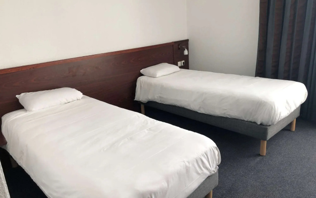 Hotel Kyriad Nemours