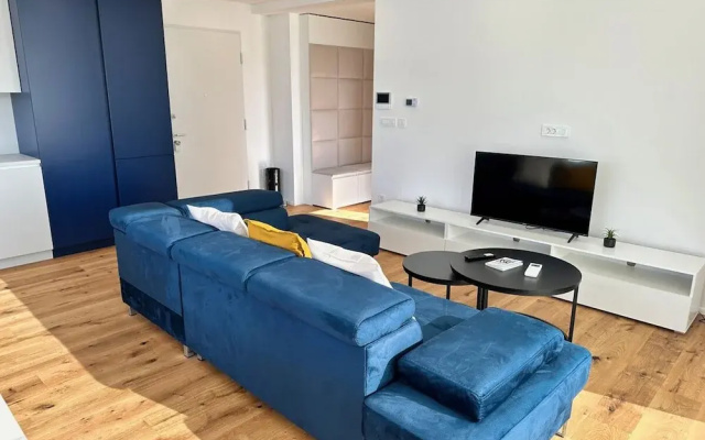 Garden Residence - Premium Castle View Apartment