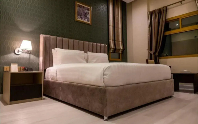 Capital O 126 Manama Tower Hotel