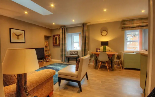 Thistle Apartment