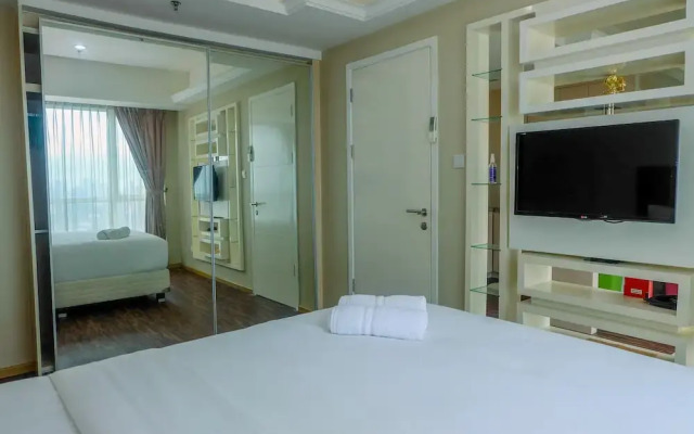 Great Location 1BR Gandaria Heights Apartment