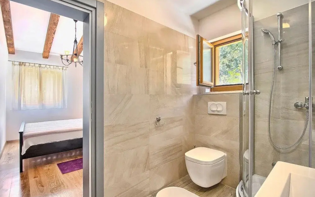 Holiday House in Pula 30 m From the sea