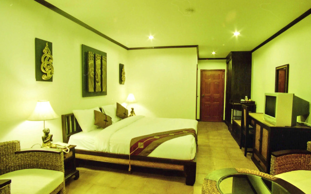 Seeka Boutique Resort - Relaxing Stay - Balcony, Pool & Near Beach
