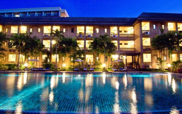 Апартаменты Plumeria Serviced Apartment Паттайя вид на фасад