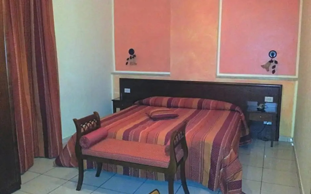 George Hotel