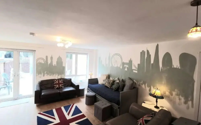 Stunning Bespoke 3-bed House in Central London