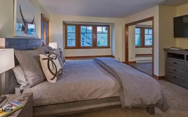 Beaver_creek_chalet_campo