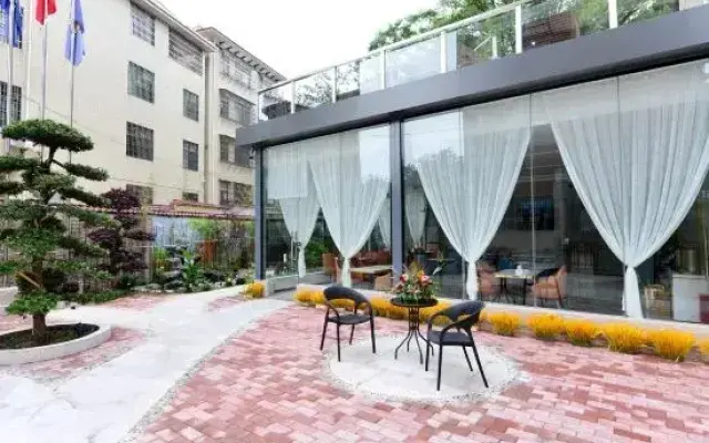 7 Days Premium Hotel (Xingguo General Park)