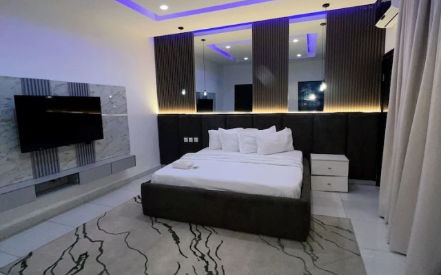 L Rina Apartment
