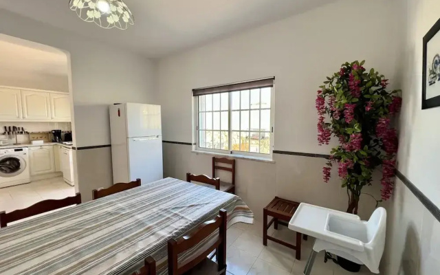 Pêra Stylish Villa With Pool by Homing