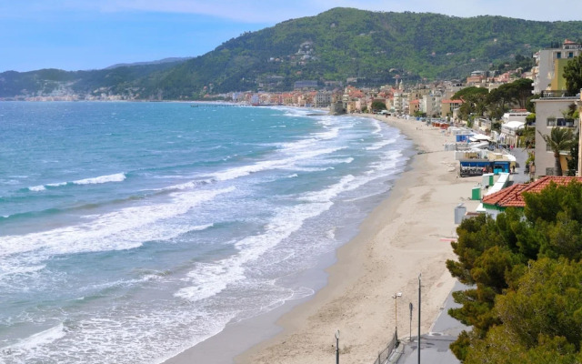 La Vie Enchanting Sea View