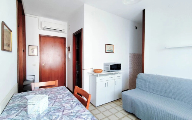 Comfy Flat With Pool and Balcony