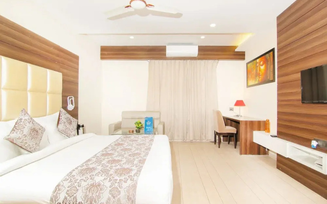 OYO 13482 Hotel Moments