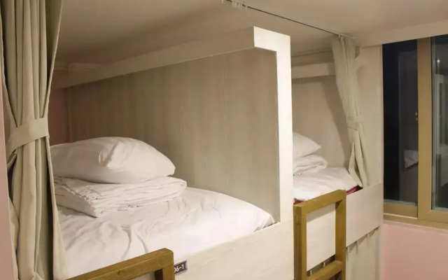 Bexco Hostel B&B