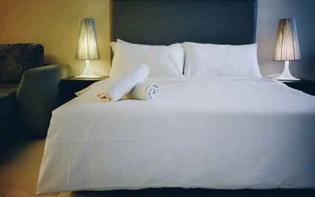 M-Lux Suites