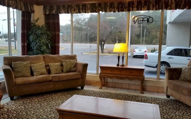 Candlelight Inn & Suites - Montgomery