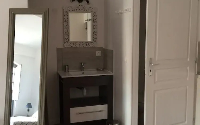 Studio dans la Maison d hôtes le M.