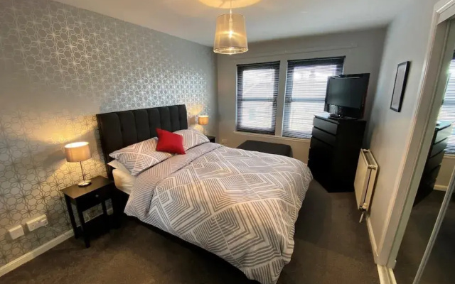 NEW Super 2 Bedroom Flat in Falkirk