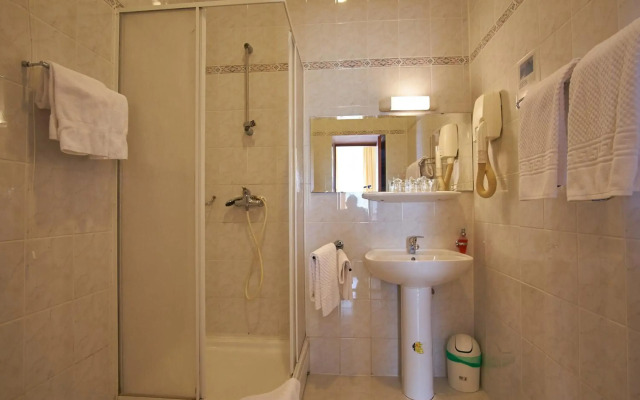 Hotel Vila Ružica- glavna zgrada i depandanse