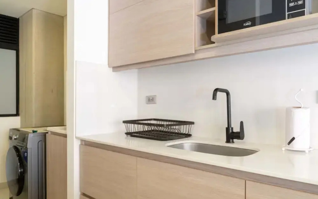 w Beautiful 3BR w/ AC in Laureles