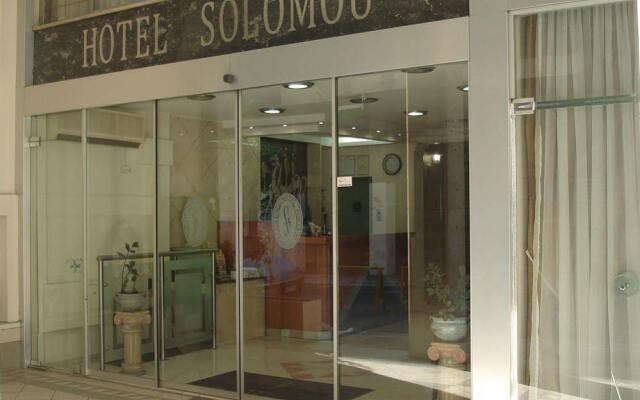 Отель Solomou Греция, Афины - 3 отзыва об отеле, цены и фото номеров - забронировать отель Solomou онлайн вид на фасад