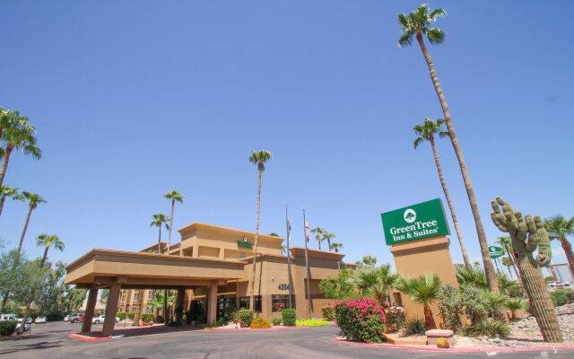 GreenTree Inn & Suites 0