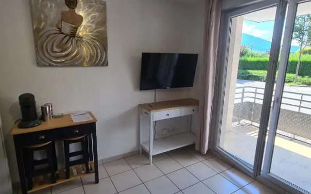 Studio Cosy Avec Parking Ferme. (Adults Only)