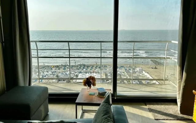 Beautiful Seaview Apartment for 4
