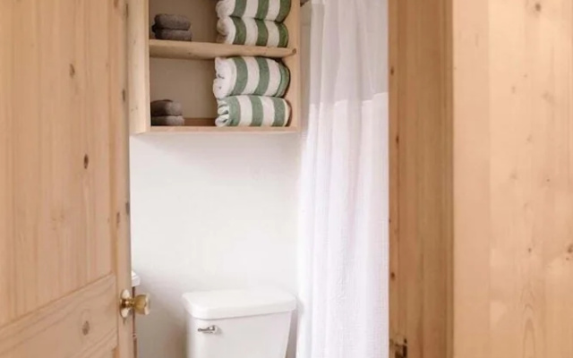 Oak Knoll Unit 3 # 2402