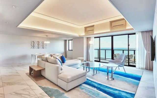 Hotel Shigira Mirage Beach Front