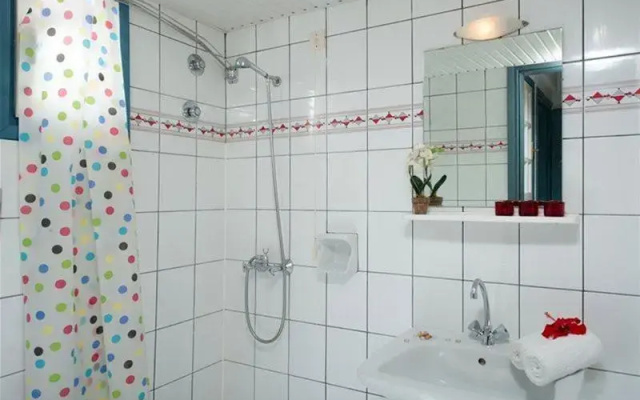 Fan Apartments