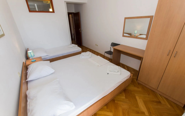 Apartment Prgo - spacious with view & parking: A1 2.kat Makarska, Riviera Makarska