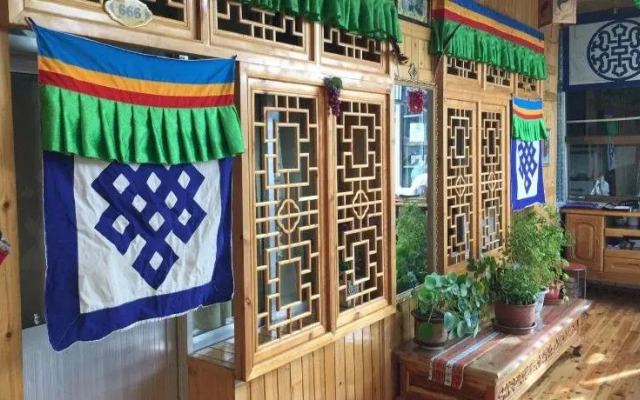 Yangkor Tibetan Homestay - Hostel