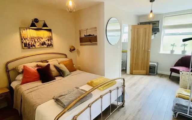 The Art Attic a Stylish Boutique Apartment