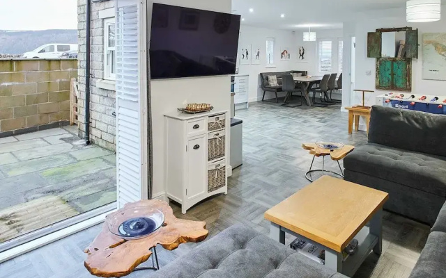 Host Stay Blayshaw House