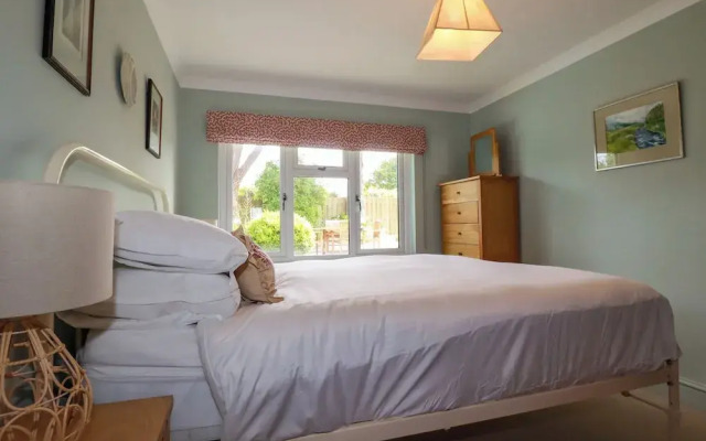 6 Trelawney Court