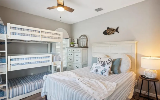 Mariner's Pointe 701