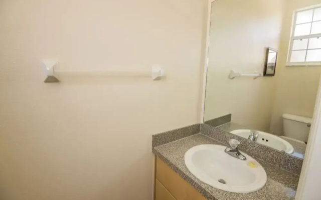 Lake View Townhome Near Disney